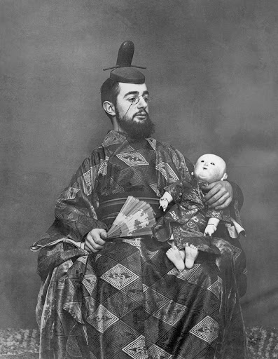 A photograph of Henri de Toulouse-Lautrec (French, 1864-1901) in Japanese garb.